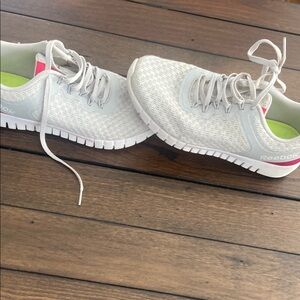 REEBOK ZRATED Women's Size 8.5
Gray/Pink Lace Up Athletic Sneakers
Shoes